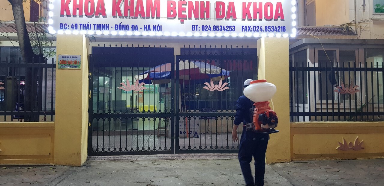 Bệnh viện Châm cứu Trung ương tổ chức sàng lọc người bệnh trước khi vào viện