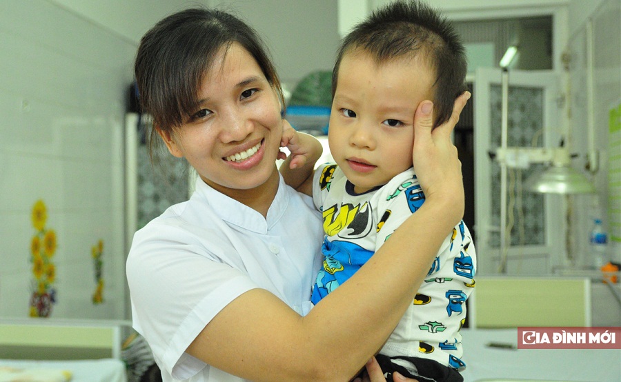 Những tiết lộ của điều dưỡng trưởng chuyên chăm sóc trẻ bại não, tự kỷ