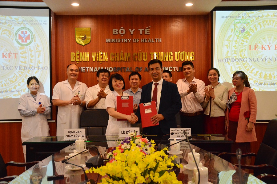 Bệnh viện Châm cứu Trung ương kí hợp đồng nguyên tắc về đào tạo