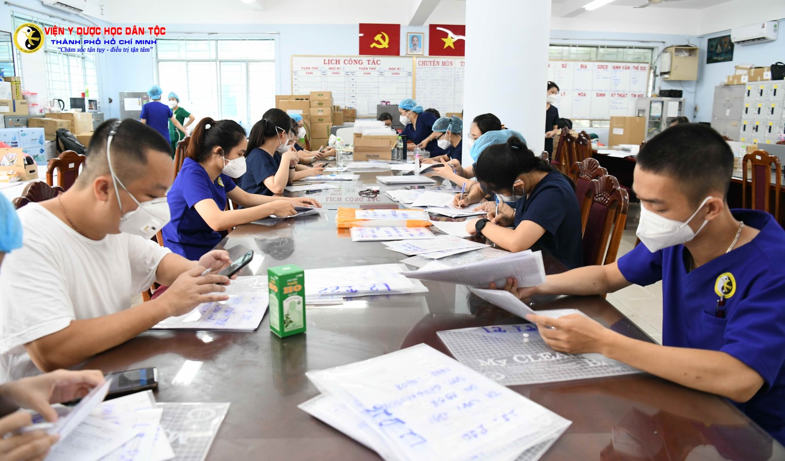 Chung sức, đồng hành cùng Viện Y Dược học Dân tộc TP Hồ Chí Minh đẩy lùi đại dịch Covid 19