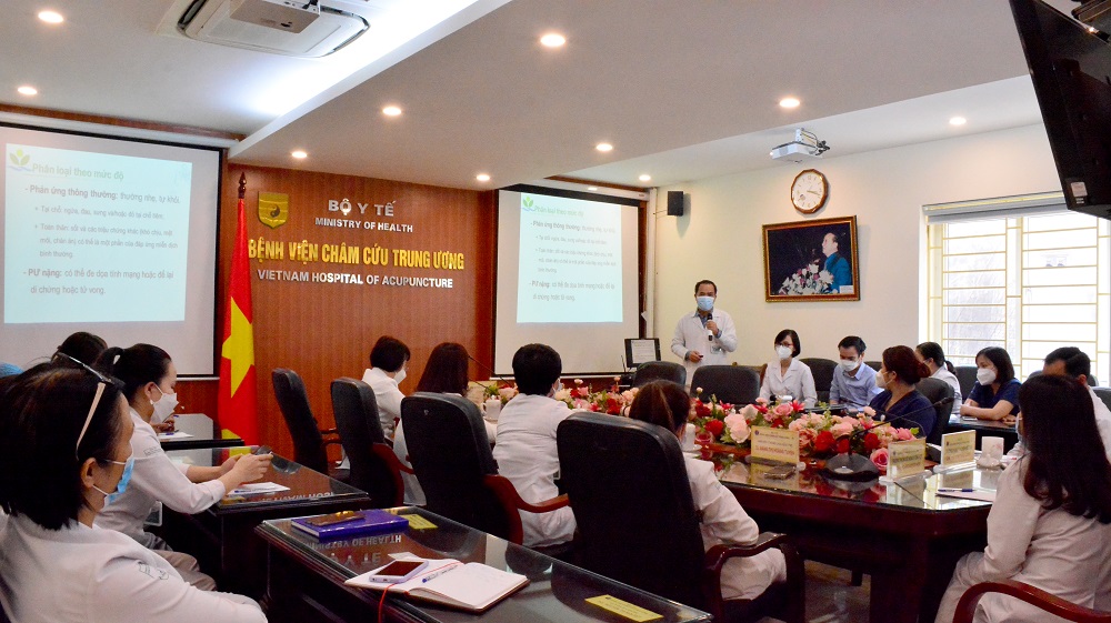 Tập huấn tiêm vắc xin Phòng Covid 19 cho trẻ từ 12- 17 tuổi
