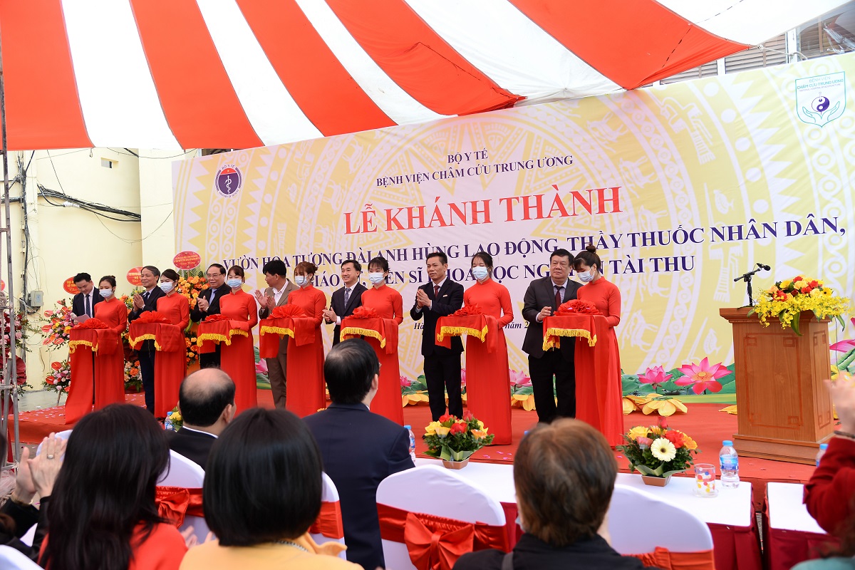 Lễ khánh thành vườn hoa – tượng đài AHLĐ.TTND.GS.TSKH Nguyễn Tài Thu