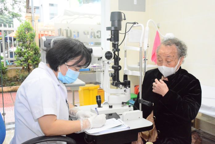 Bệnh viện Châm cứu Trung ương khám sức khoẻ miễn phí cho người có công và đối tượng ưu tiên quận Đống Đa