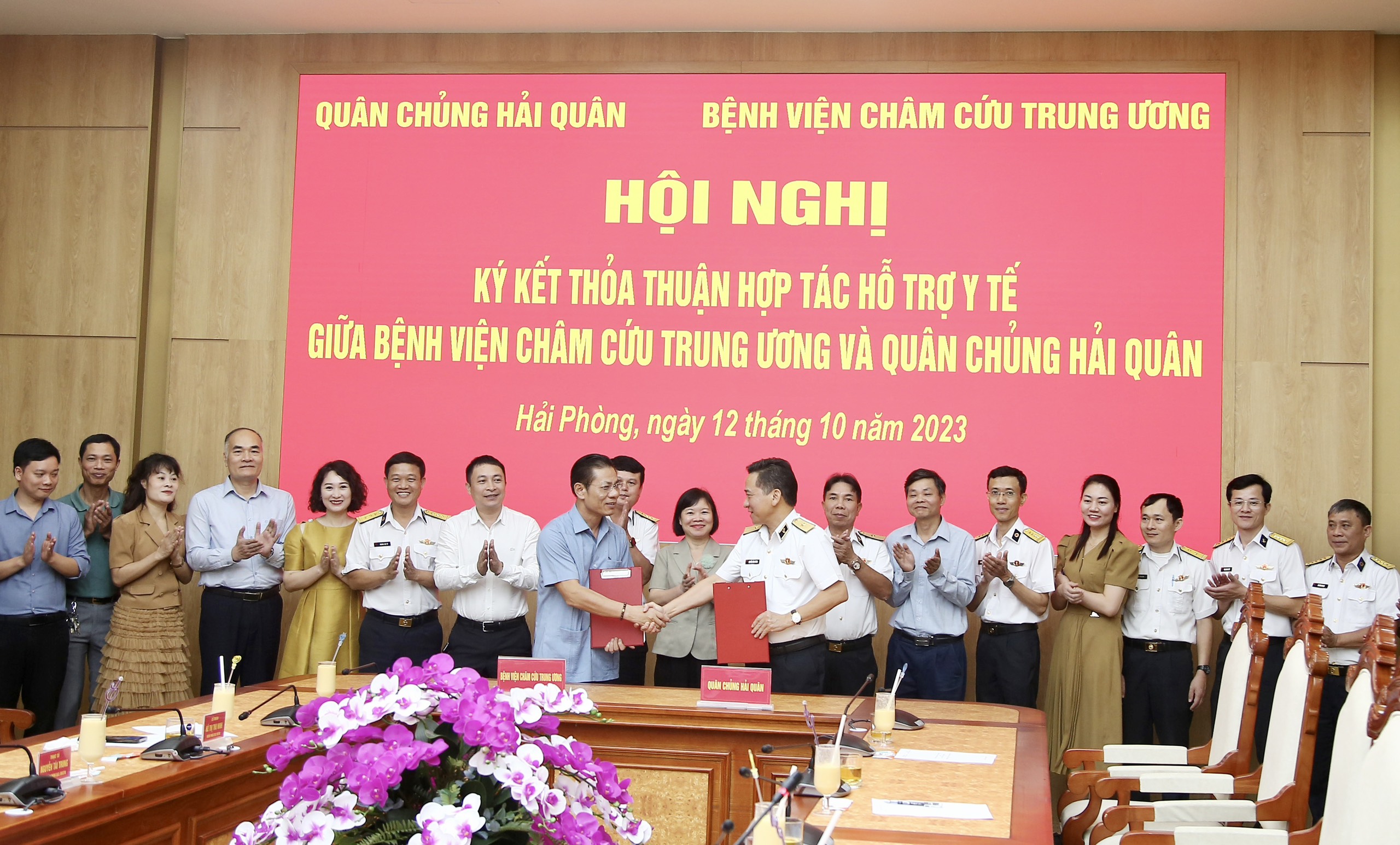 Bệnh viện Châm cứu Trung ương và Quân chủng Hải quân ký kết thỏa thuận hỗ trợ y tế