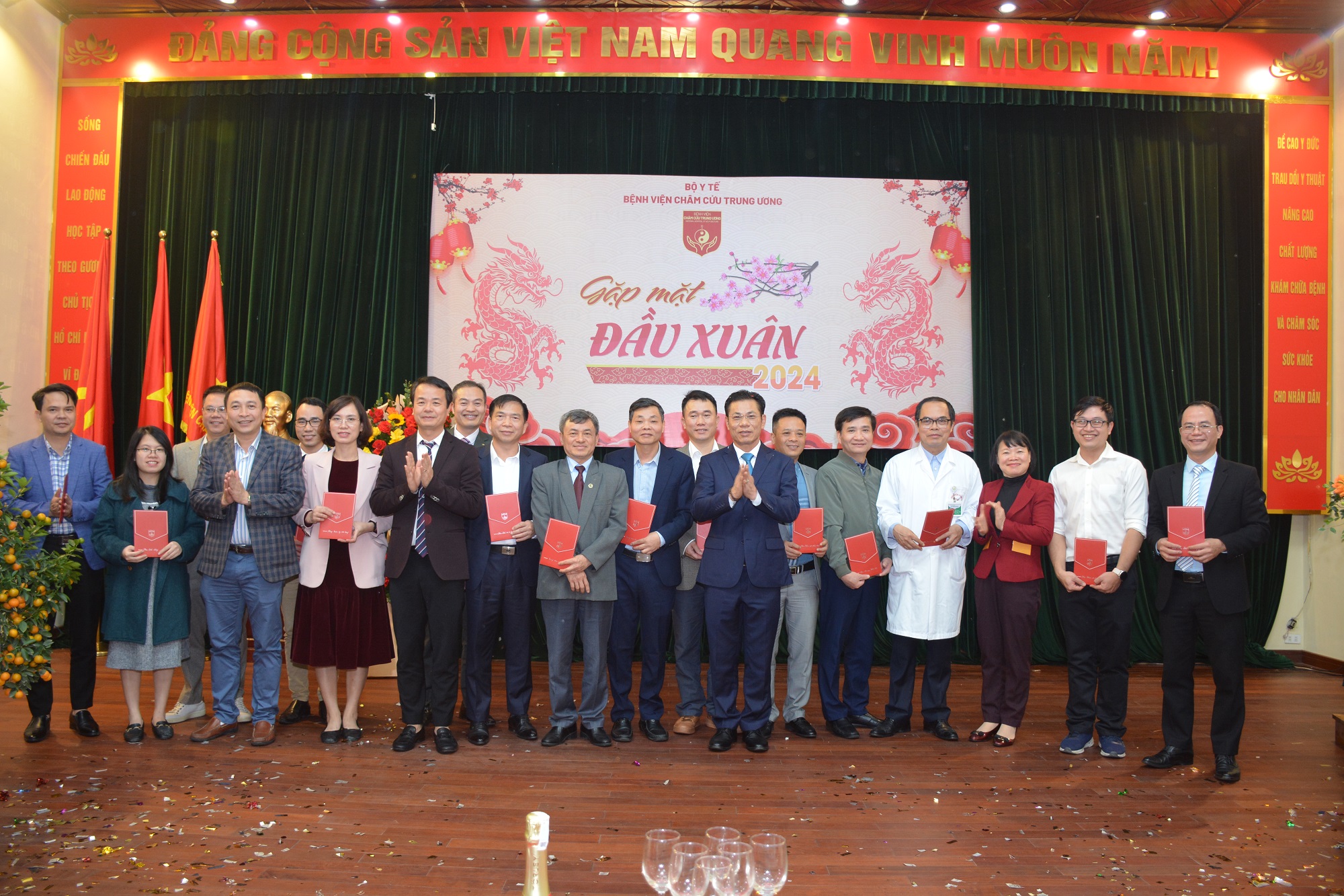 Tưng bừng khai xuân cùng Bệnh viện Châm cứu Trung ương