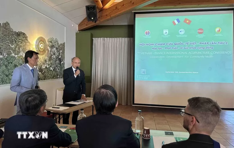 Châm cứu - Cầu nối y học và văn hóa giữa Việt Nam và Pháp
