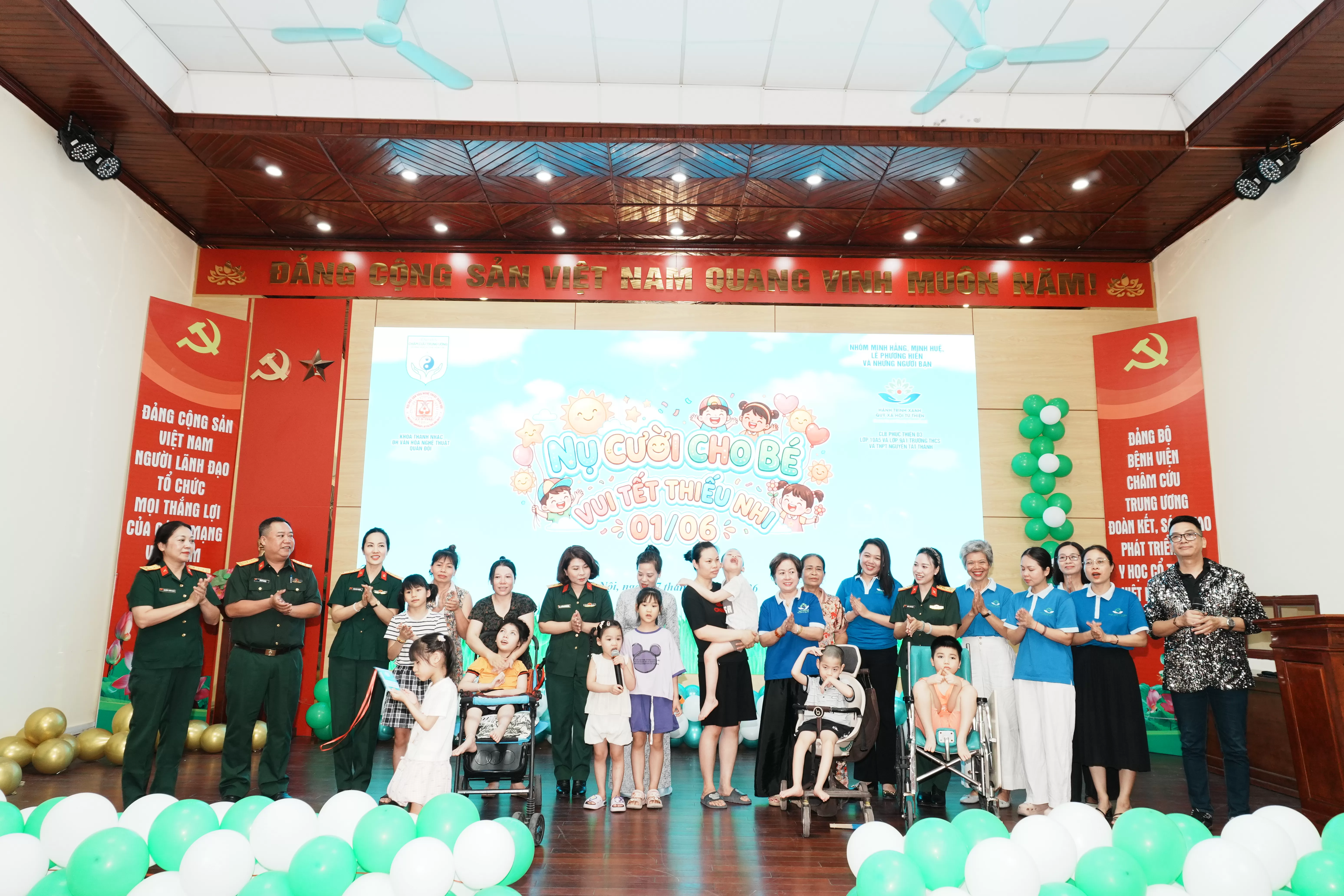 Mang niềm vui 1/6 đến bệnh nhi đặc biệt